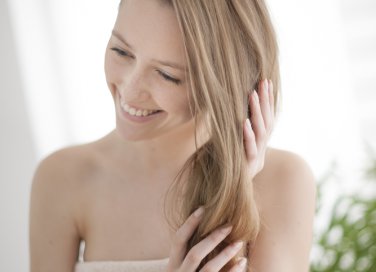 Rimedi naturali per capelli grassi