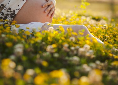 donna incinta bambino coppia 