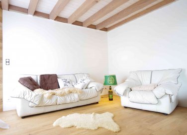 come riparare il divano in pelle