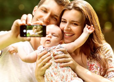 Foto dei figli sui social: sì o no?