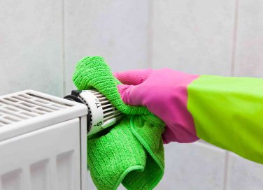 come pulire i termosifoni in ghisa e alluminio