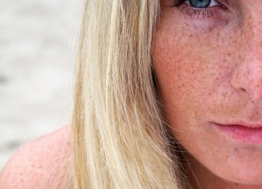 Il trend del look senza trucco: sfoggia la tua bellezza autentica