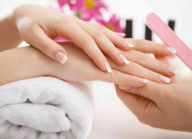 Ricostruzione delle unghie con tip o gel