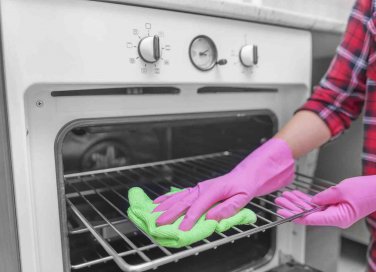 Prodotti efficaci per pulire il forno tradizionale e a microonde