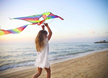 Come costruire un aquilone di carta per bambini