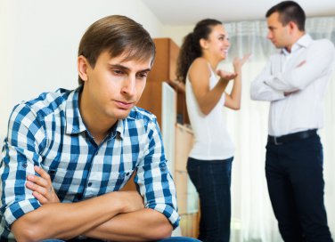 fidanzato geloso amici