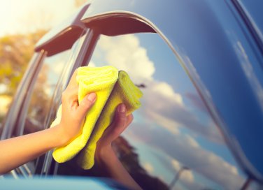 come pulire vetri macchina, pulire vetri macchina senza lasciare aloni