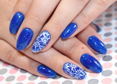 nail art, blu elettrico, unghie