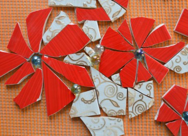 riciclare pezzi di ceramica, come fare mosaico