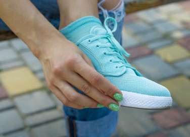 macchie scarpe da ginnastica, lavare scarpe da ginnastica, pulire scarpe da ginnastica