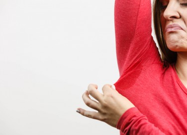 togliere odore sudore, eliminare odore sudore, odore sudore vestiti