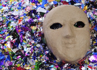 maschere carnevale fai da te, maschere cartapesta, come fare maschera di cartapesta