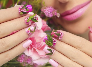 tendenze primavera 2019, nail art, decorazione unghie