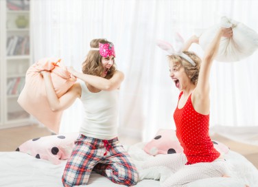 cosa fare pigiama party amiche, pigiama party idee, pigiama party amiche