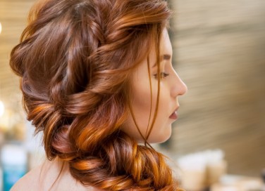 capelli mossi, trecce, senza piastra