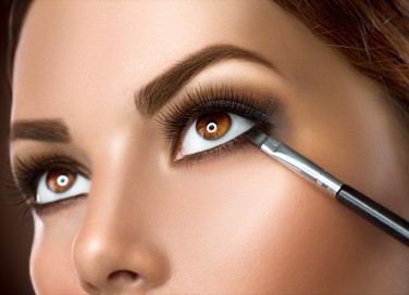 come mettere eyeliner, pennello angolato