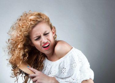 pettinare capelli ricci, evitare danni, lavare chioma