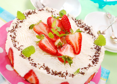 torte compleanno decorate panna, torte decorate panna