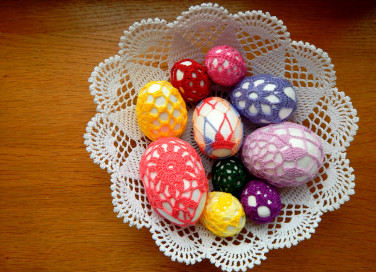 decorazioni pasquali uncinetto, uova rivestite uncinetti, uova uncinetto schemi