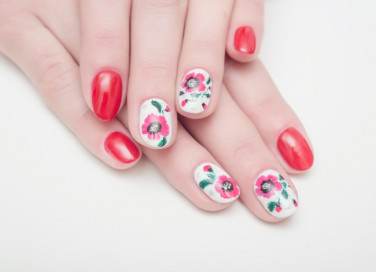 nail art, decorazione unghie, fiori