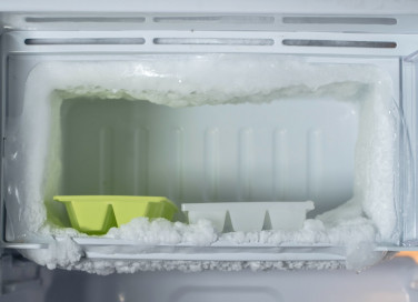 sbrinare il freezer, scongelare, pulire