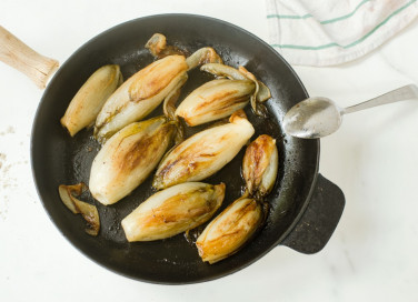 cucinare, indivia, padella