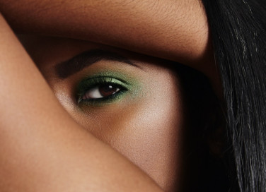 trucco occhi, iride marrone, ombretto verde