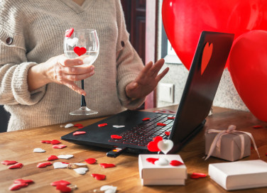 san valentino a distanza, cose da fare videochiamata, san valentino videochiamata 