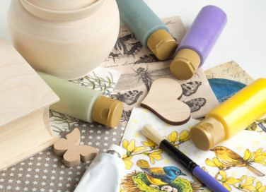 decoupage su legno con giornali, decoupage legno