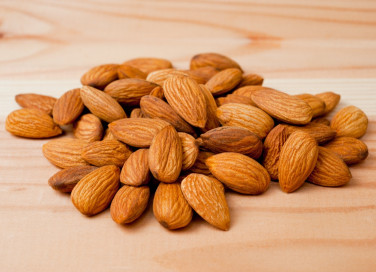 mandorle, tostate, forno