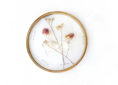 ricamo con fiori secchi, lavoretti con fiori secchi, ricamo su tulle