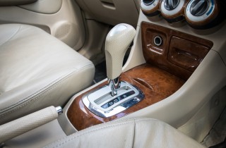 Pulire gli interni dell'automobile