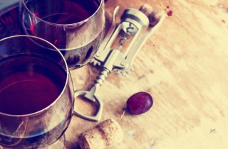 Togliere le macchie dal legno