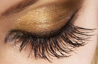 Ciglia finte: il trucco c'è... ma non si vede!