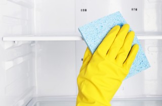 Mini guida alla manutenzione del frigo prima delle vacanze