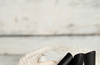 Unghie: il trend della forma a mandorla e la french inversa