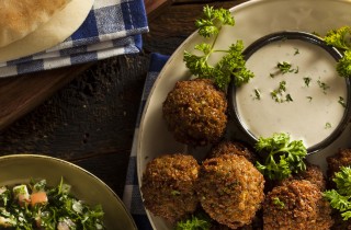 Non solo foglie e semi: la dieta vegana