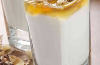 Come fare lo yogurt in casa: classico e greco