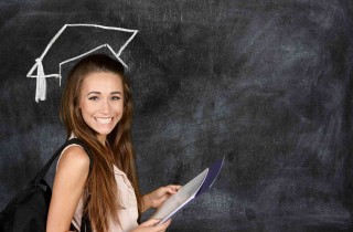 Outfit laurea: ecco come vestirsi nel giorno più importante
