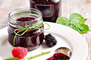 Conserva di lamponi e more