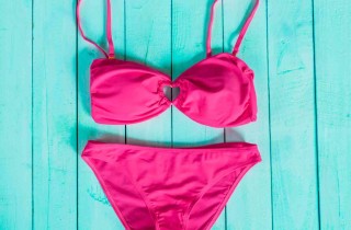 Come lavare il costume dopo la piscina: a mano o in lavatrice?