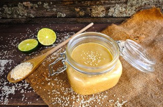 Salsa tahin, la ricetta del delizioso condimento a base di sesamo tostato
