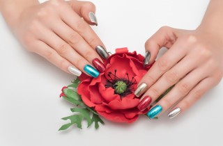 Nail art elegante per la festa della mamma, 7 idee da copiare
