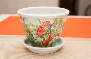 Come rinnovare i vasi di terracotta con il decoupage: 7 idee spettacolari da copiare