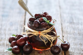 Marmellate estive: come fare la confettura di amarene o visciole