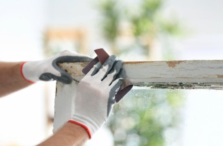 Come restaurare finestre e balconi in legno per rinnovarli