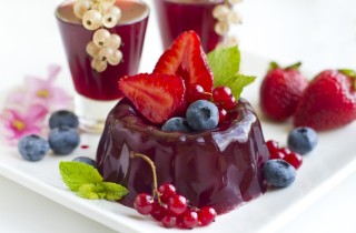 Cos'è l'agar agar, come si usa e dove si compra il sostituto della gelatina tradizionale