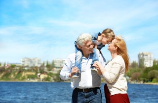 Festa dei nonni, le frasi più commoventi per degli auguri speciali