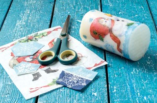 Lavoretti di Natale con il decoupage, come abbellire una semplice candela