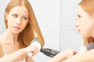 Come mettere i capelli in piega con phon e spazzola